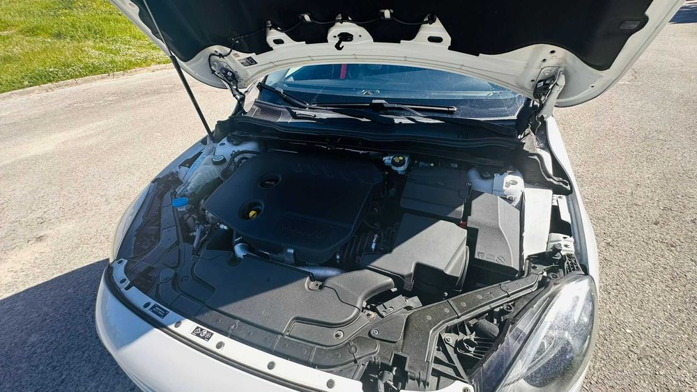 Volvo V40 R-Design D2
