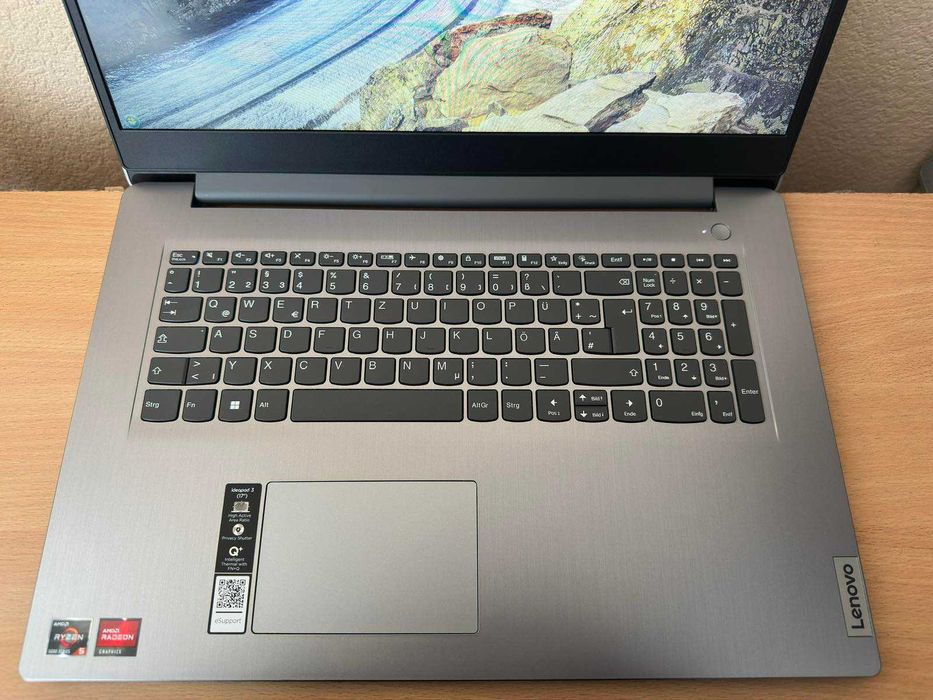 Як Новий, ідеал Lenovo IdeaPad 3 17.3" Ryzen 5 5500U/8GB/512SSD/Vega 7