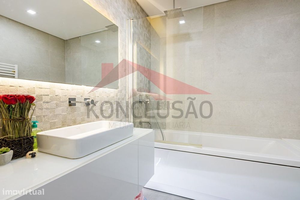 Terraços da Ponte - T3 em ótimo estado com garagem e arrecadação