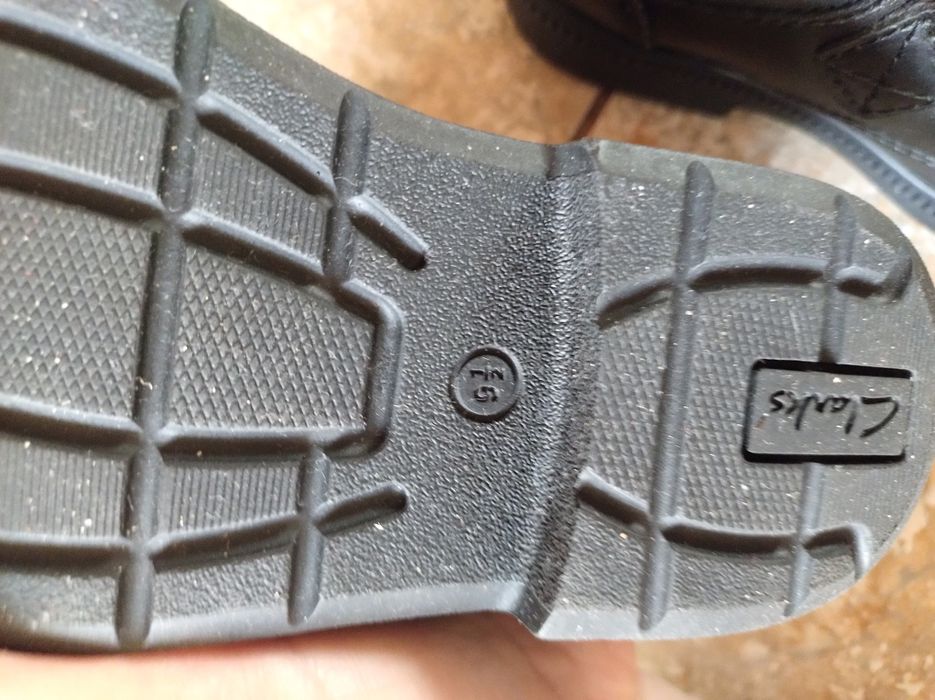 Продам дитячі черевики Clarks 9.5 розмір