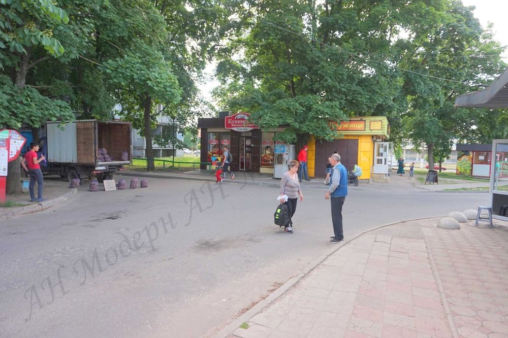 Чудова крамничка на вході до житлового району Харків оренда