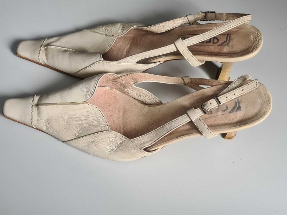 Skórzane buty z odkryta piętą z czubem roz 39