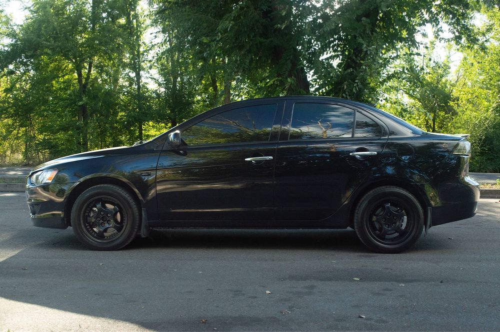 Продам Mitsubishi LANCER