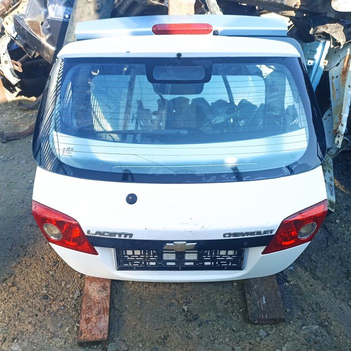 Chevrolet lacceti Шевроле лачеті хечбек кришка багажника