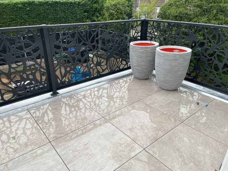 Balustrady balkonowe- wypełnienia balustrad metalowe-barierki balkon U