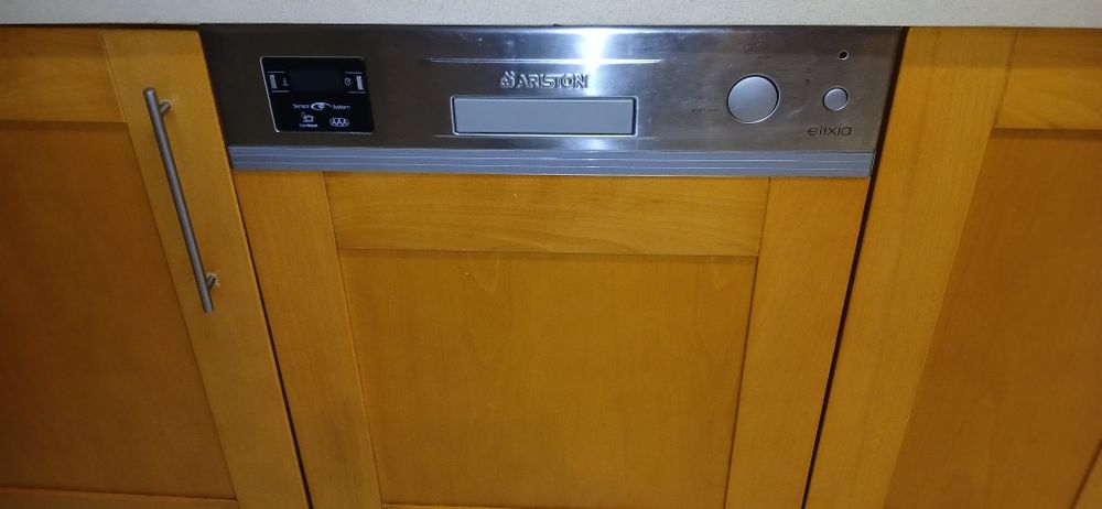 Máquina encastrar lavar loiça Ariston dual wash ELIXIA