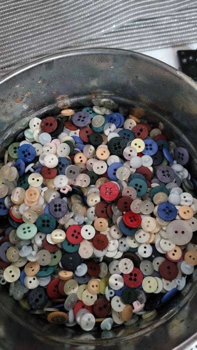 Guziczki kolorowe nowiutkie