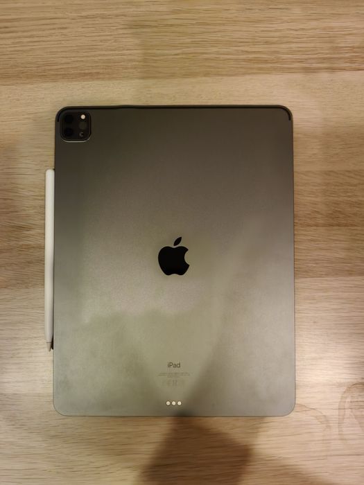 Ipad Pro 12.9 M1 256gb+ Magic keyboard
