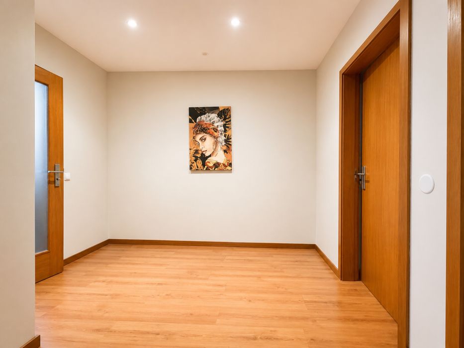 T2+1 | 124 m² | Garagem | Elevador | Junto à CESPU