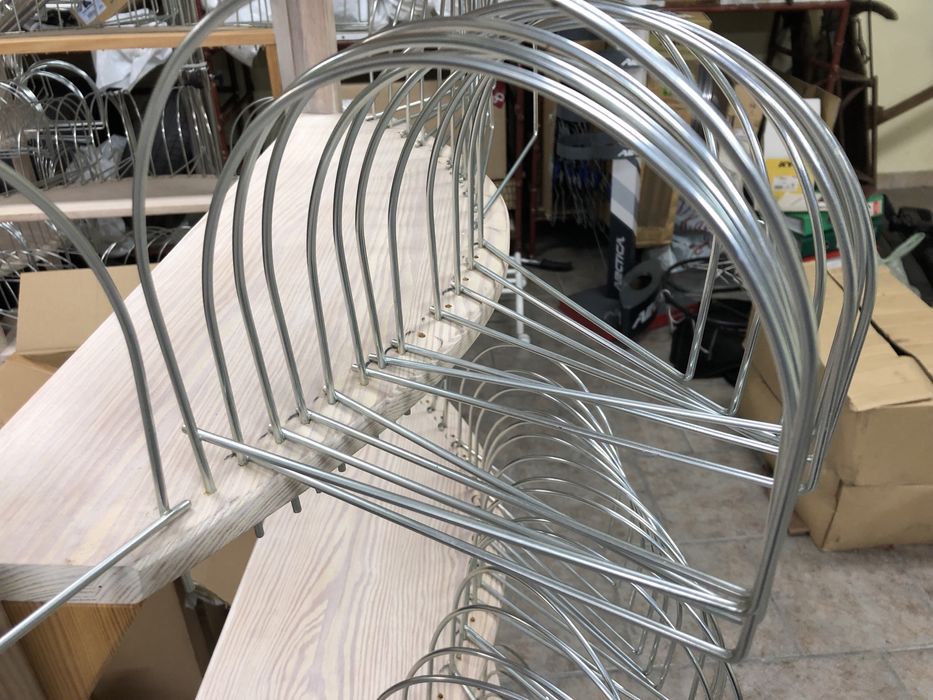 Stojak na czapki wieszak