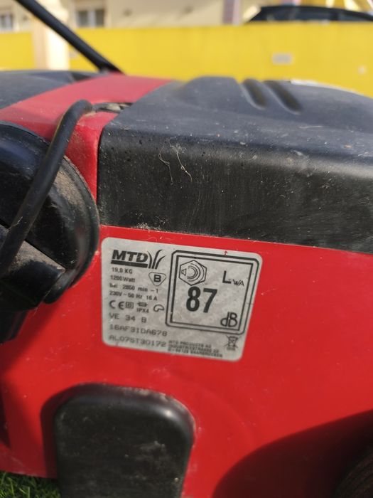 Cortador de relva e frese de relva marca MTD