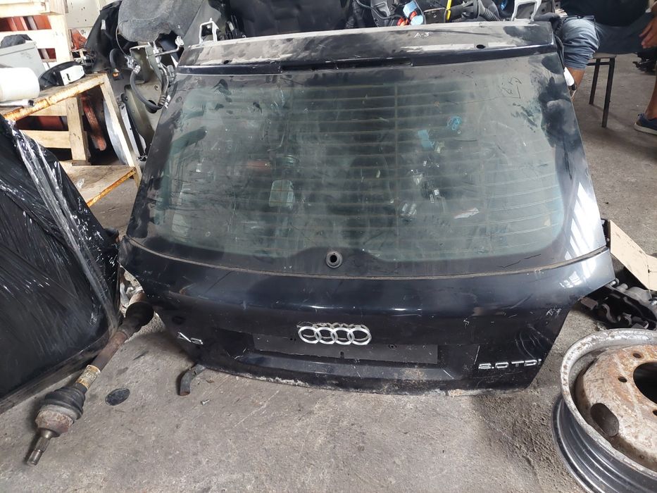 Tampa de mala audi A3 8P