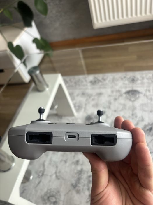 Pilot/Kontroler do drona DJI RC-N3