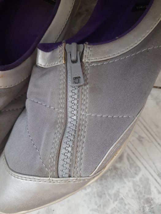 VAGABOND srebrno szare sneakersy z zamkiem 38