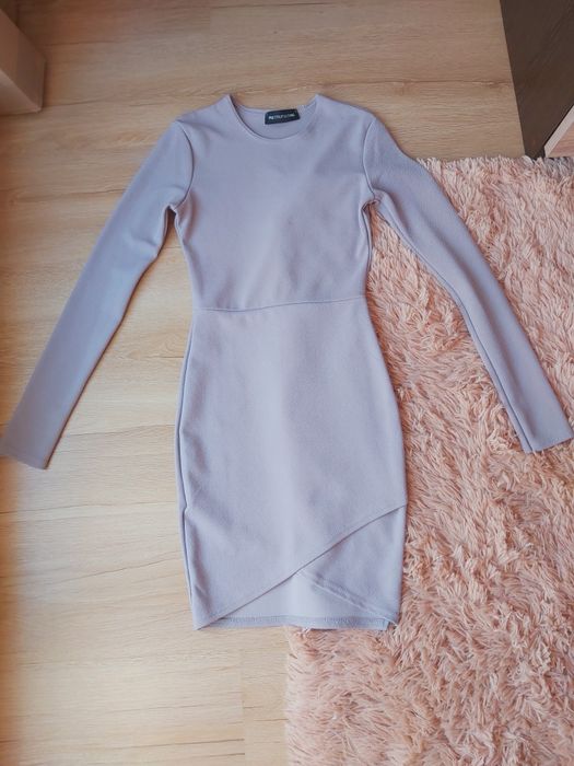 Ołówkowa sukienka damska r. S PrettyLittleThing