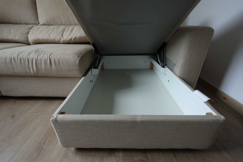 Sofá Ikea Skillstuna 3 lugares com Chaise longue