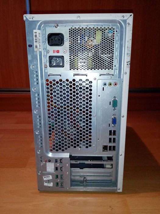 Fujitsu esprimo P5710