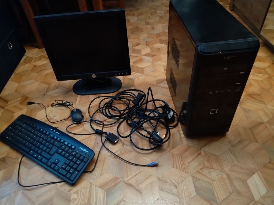 Komputer stacjonarny monitor