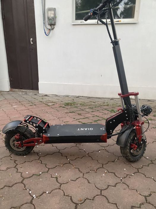 Електро самокат giant outlender