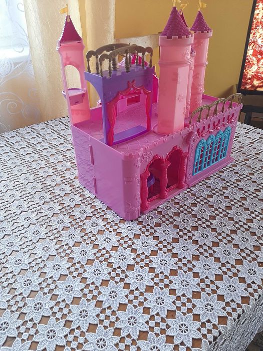 Zamek dla lalek-duży