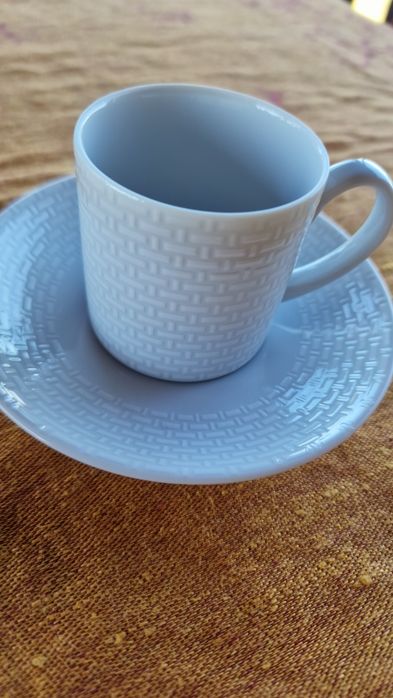 Conjunto Vista Alegre "Cesta" - 8 chávenas café+Pires + 1 açucareiro