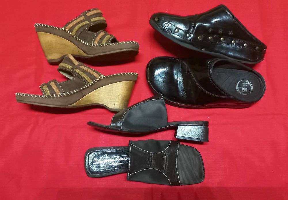 Жіночі шльопанці на танкетці