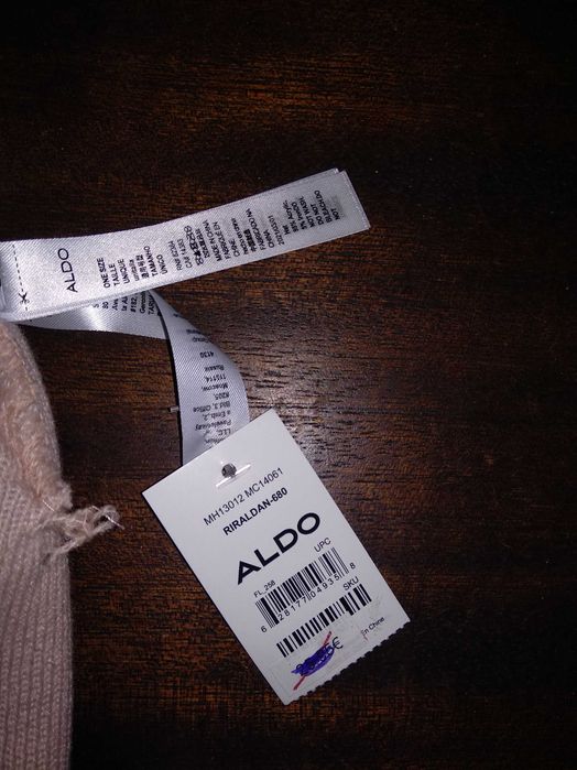 Gorro Rosa com Borboletas Aldo NOVO