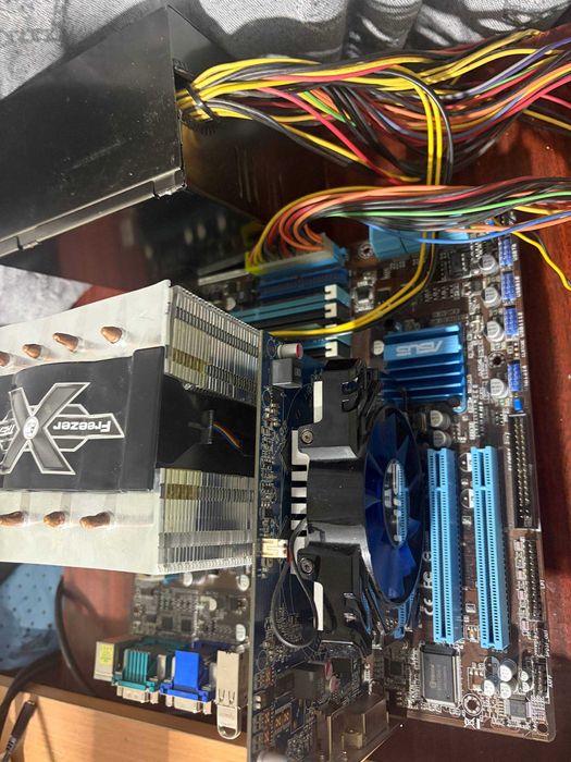 Комплект пк P7Q57-M DO (1156) + Xeon X3450 (+охолодження) + R7 240 + БЖ 400W + 4 Гб DDR3