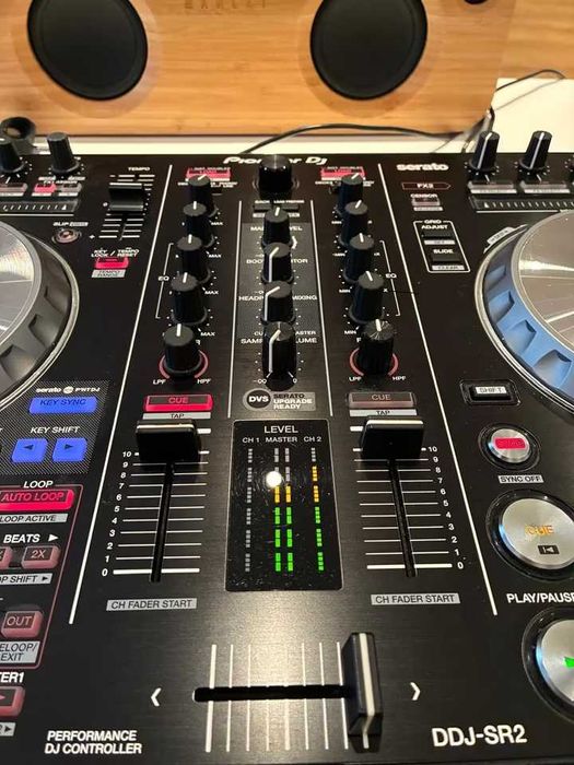 Kontroler DJ Pionerr DDJ-SR2