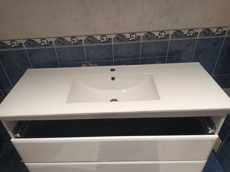 móvel casa de banho novo.