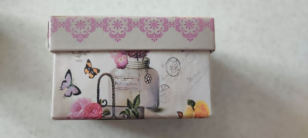 Подарункова коробочка НОВА