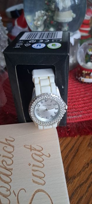Zegarek  nowy damski w pudełku nieużywany