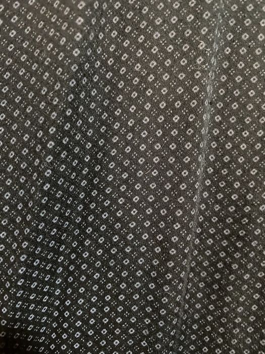 Blusa preta, tecido leve