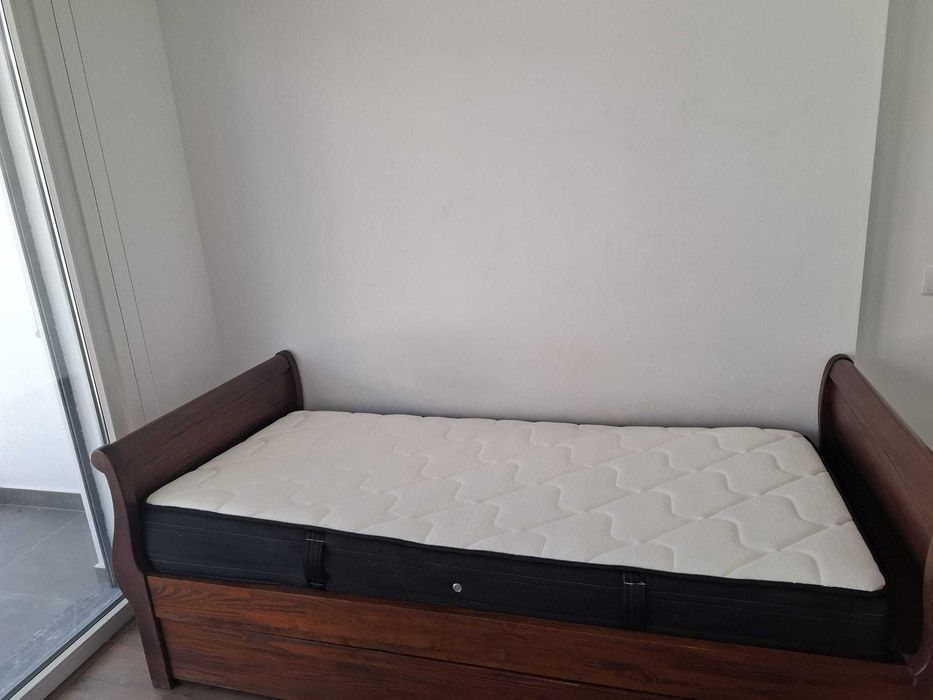 Cama individual  1,90m*0.90m, c/estrado e c/gaveta