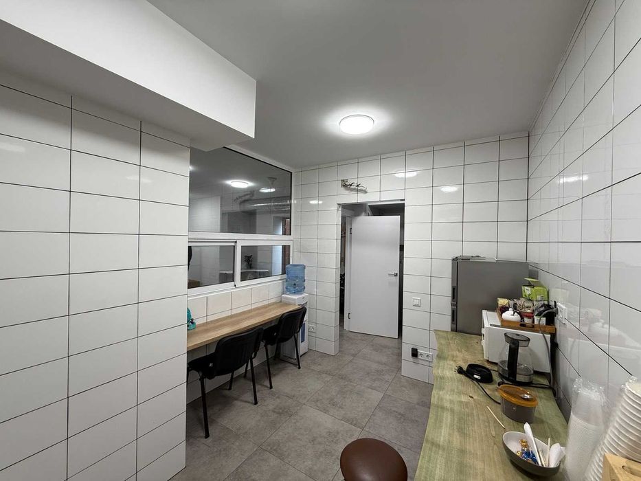 Від Власника, Фасадне приміщення 100 кв.м, біля метро Васильківська.