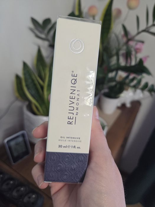 Monat Olejek Rejuveniqe
