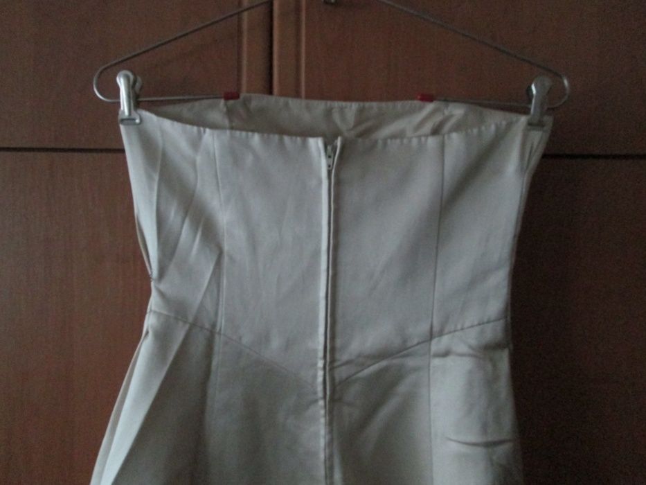 Платье 40-42 размера, бежевое, синтетика. Пр-во Турции. Торг!