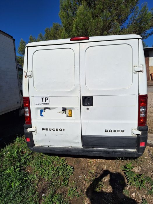 Vendo Peogeot boxer sinistrada.