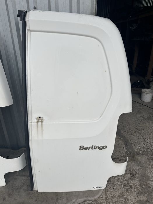 Розпашонка двері задні Сітроен Берлінго Пежо Партнер В9 разборка двери