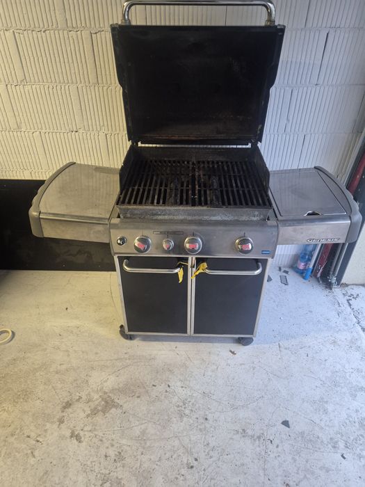 Gril Gazowy WEBER E330