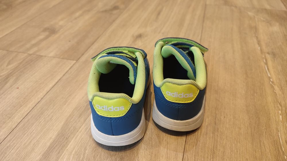 Buty chłopięce adidas r.23