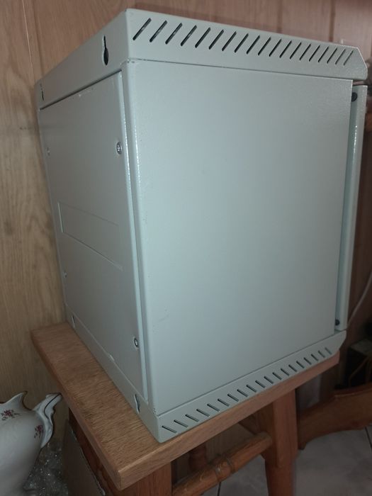 Szafa Rack Triton