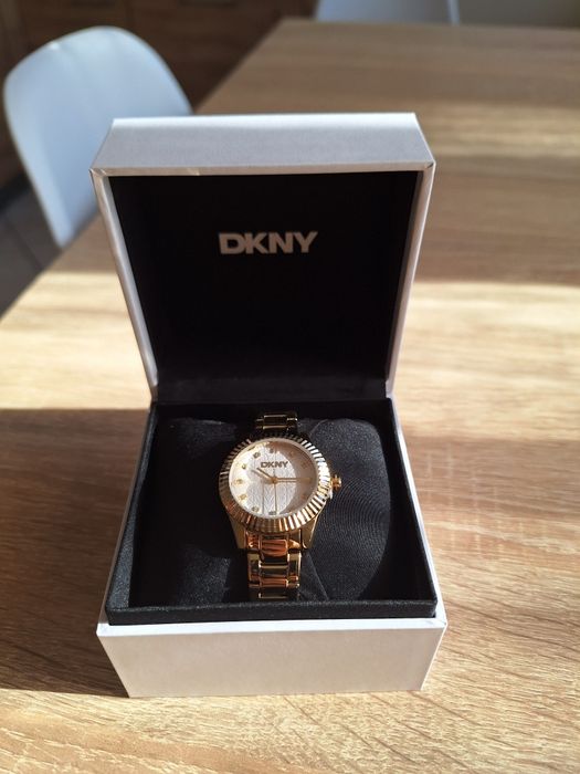 DKNY zegarek damski złoty elegancki