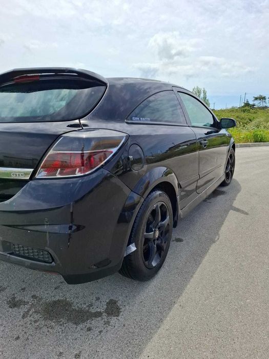 Opel Astra GTC 2010
