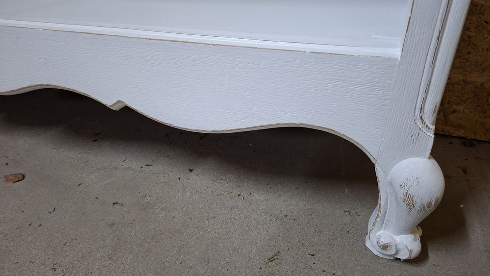 Regalik biblioteka ludwikowski bielony z przecierka Shabby Chic i