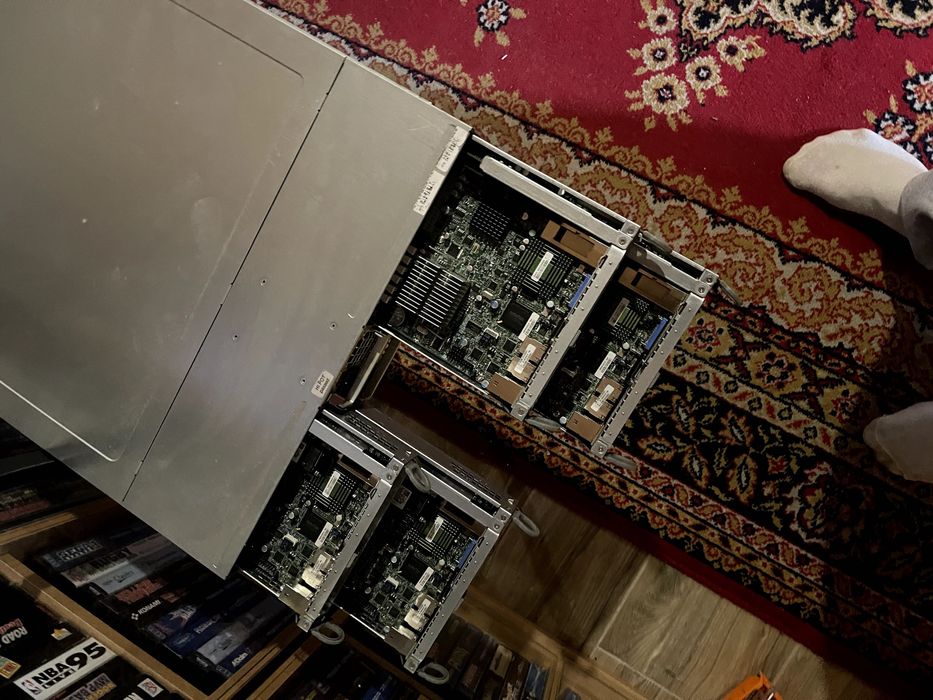 Supermicro CSE 827-14 8x Xeon X5675 3,46 CPU 240GB RAM 2x 1400W