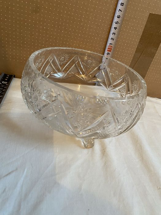 Kryształowa misa na nóżkach – szkło prasowane PRL