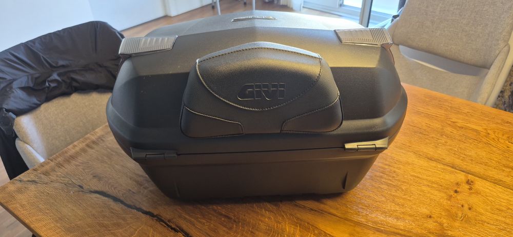 Top case GIVI Blade com encosto pendura e base