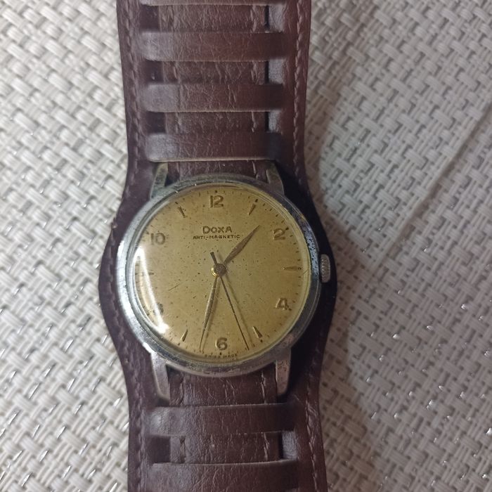 Zegarek DOXA antimagnetic lata 50