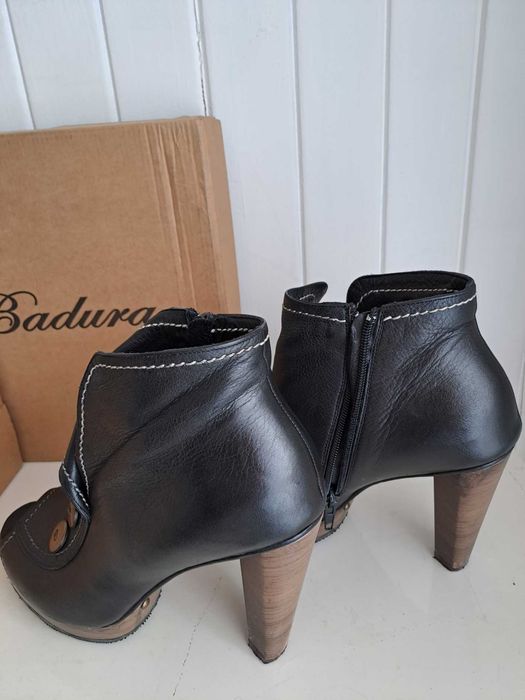 Botki z czarnej skory, peep-toe, marki Badura, r. 38